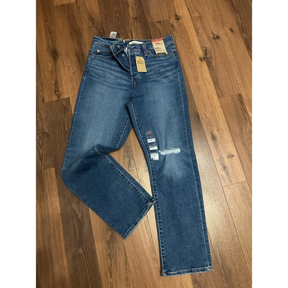 NEW Levi’s Wedgie Straight Leg Light Wash Blue Denim Distressed Jeans - Picture 2 of 6